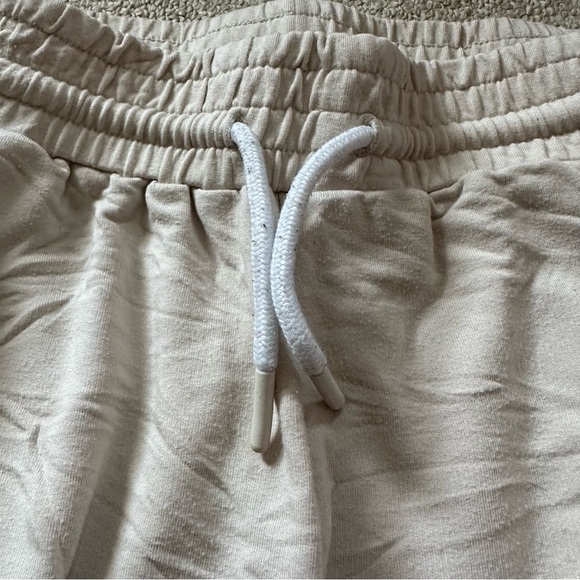 GYMSHARK Lounge Cream Joggers - Picture 4 of 9